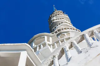БАШНЯ АМБУЛУВАВА
