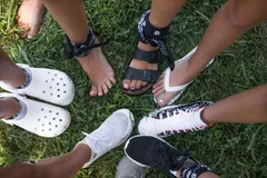 📌 Comfortable shoes