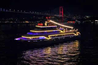 Экскурсия из Стамбула на теплоходе «Ночной круиз по Босфору» — фото 1